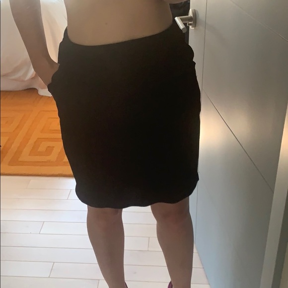 Black skirt with pockets - Picture 2 of 4